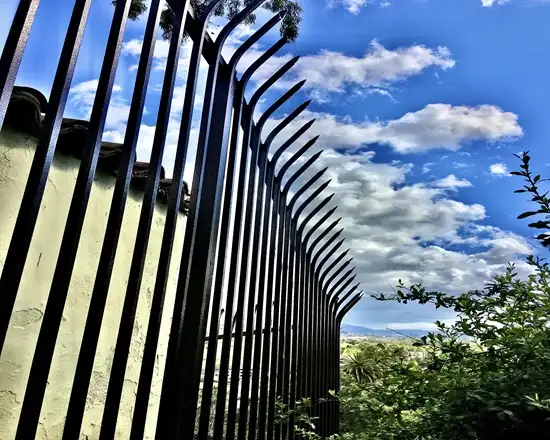 bent top fence
